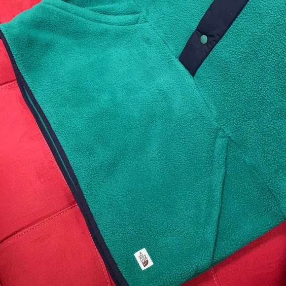 TNF Mens FLEECE 1/4 snap Hoody - Picture 3 of 8